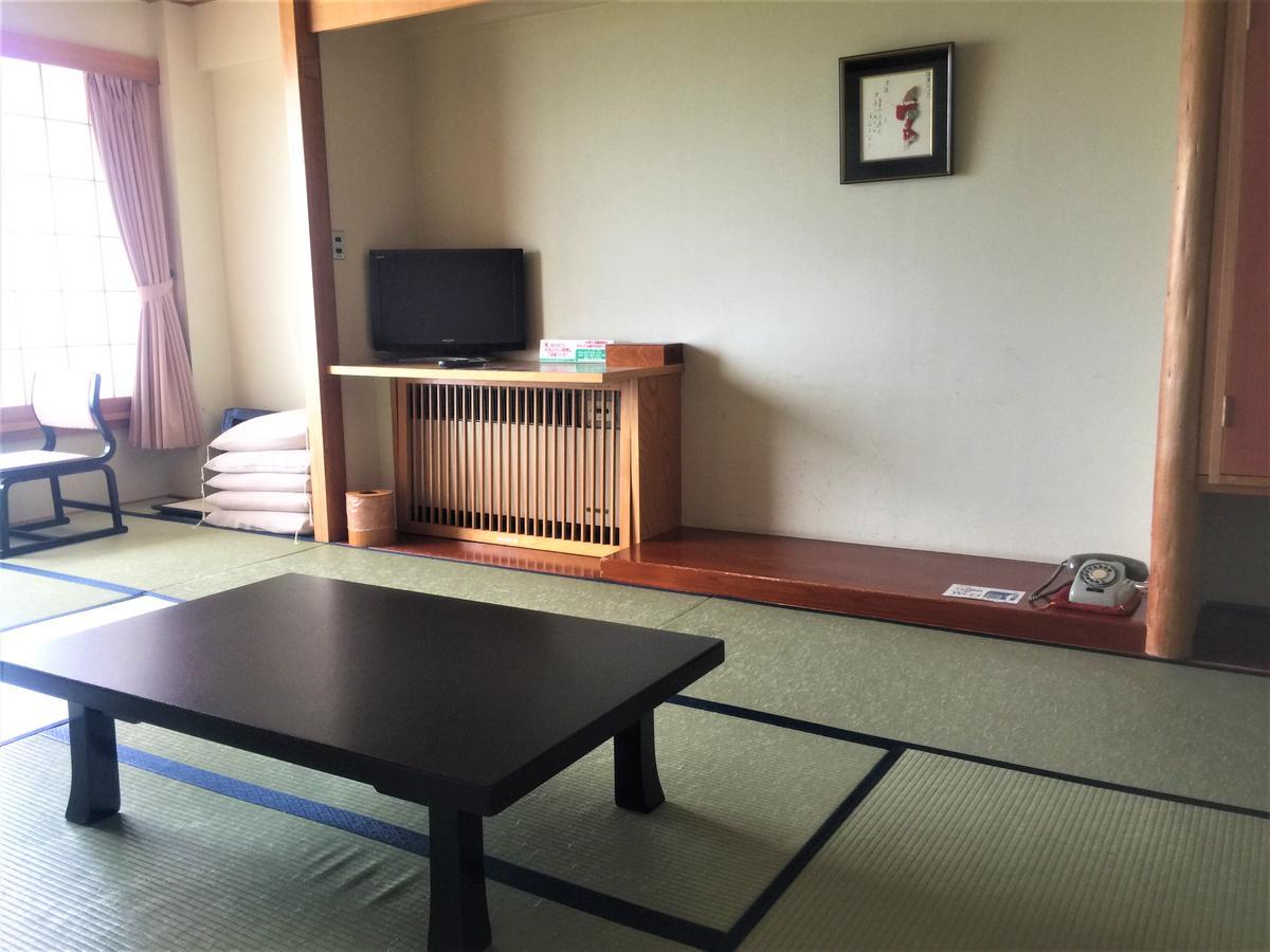 Ryotsu Yamaki Hotel Szado Kültér fotó